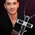 4 Tips Menggunakan Kalung Pria Agar Tetap Terlihat Maskulin !